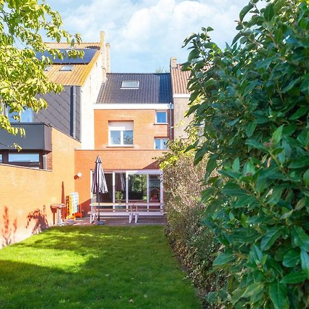 Spacious Holiday Home With Garden Nieuwpoort Dış mekan fotoğraf