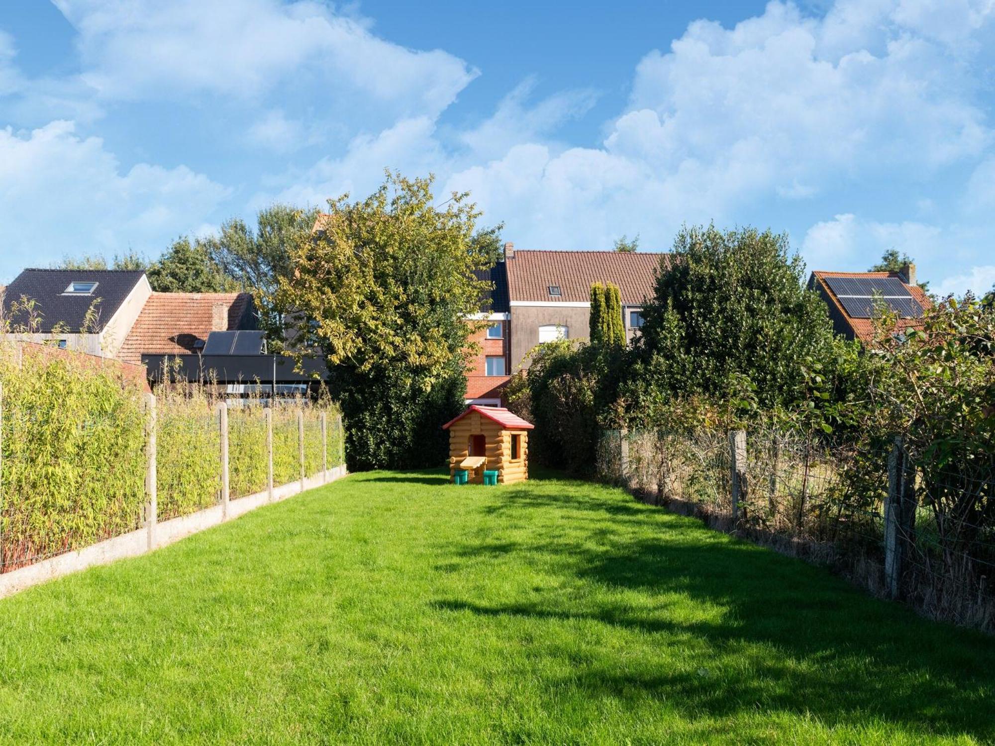 Spacious Holiday Home With Garden Nieuwpoort Dış mekan fotoğraf