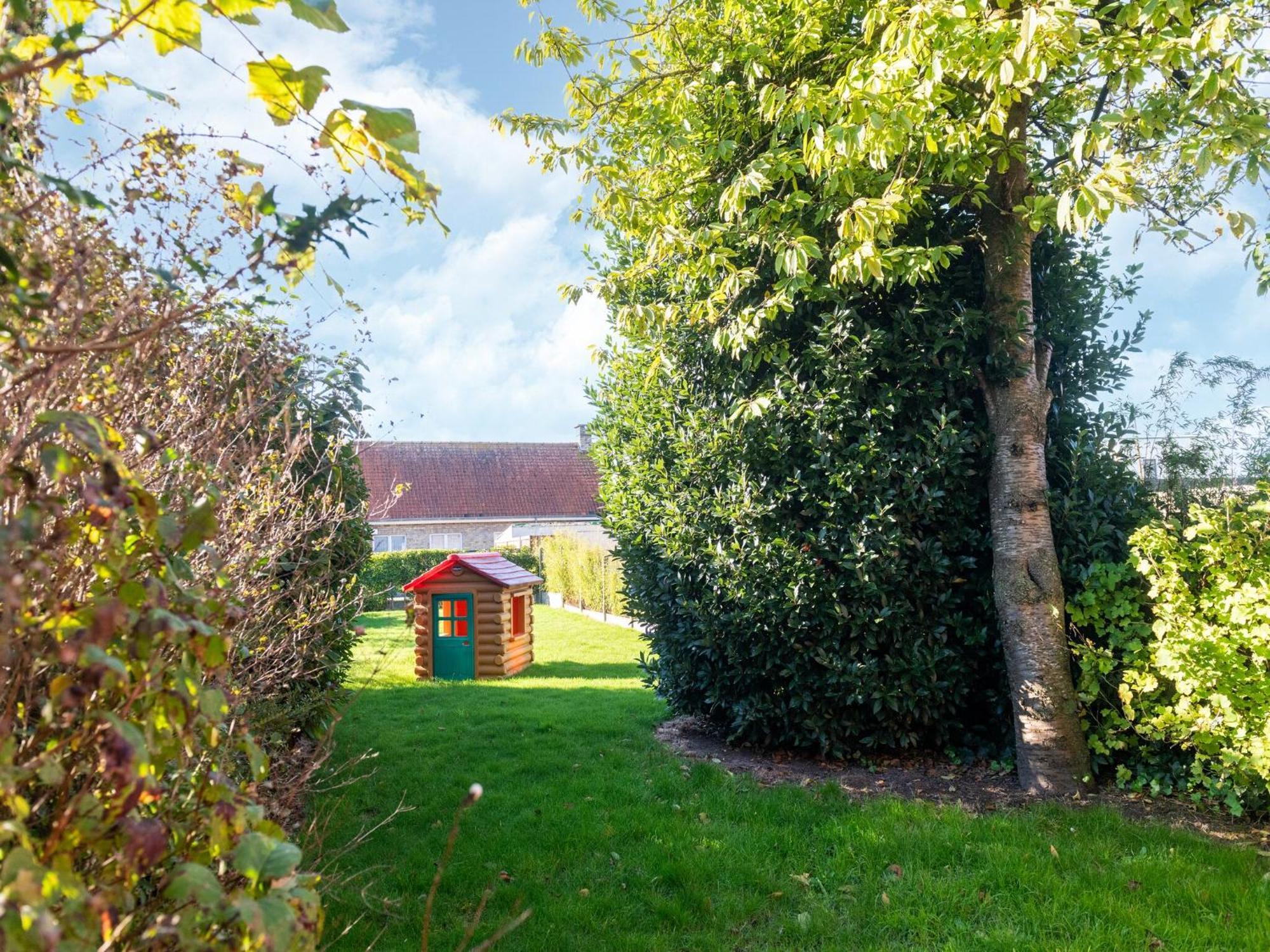 Spacious Holiday Home With Garden Nieuwpoort Dış mekan fotoğraf